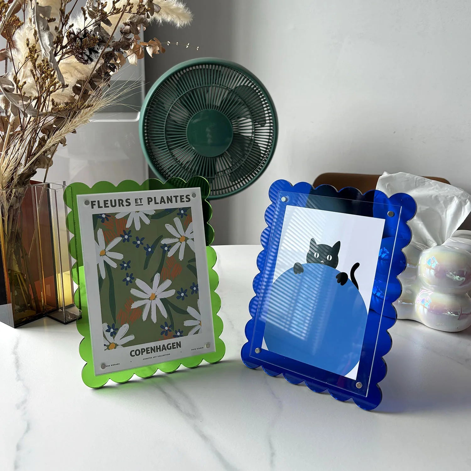Scalloped Acrylic Picture Frame Neon Magnetic Acrylic Tabletop Desk Frame Decoration Colored Modern Photo Frame