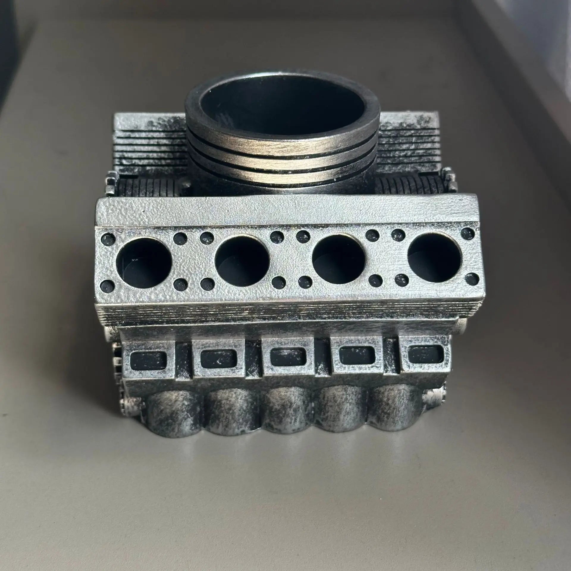 The 2025 New Pen Holder with V8 Engine Is A High-appearment-level Student Office Pen Holder Engine Pen Holder - 001