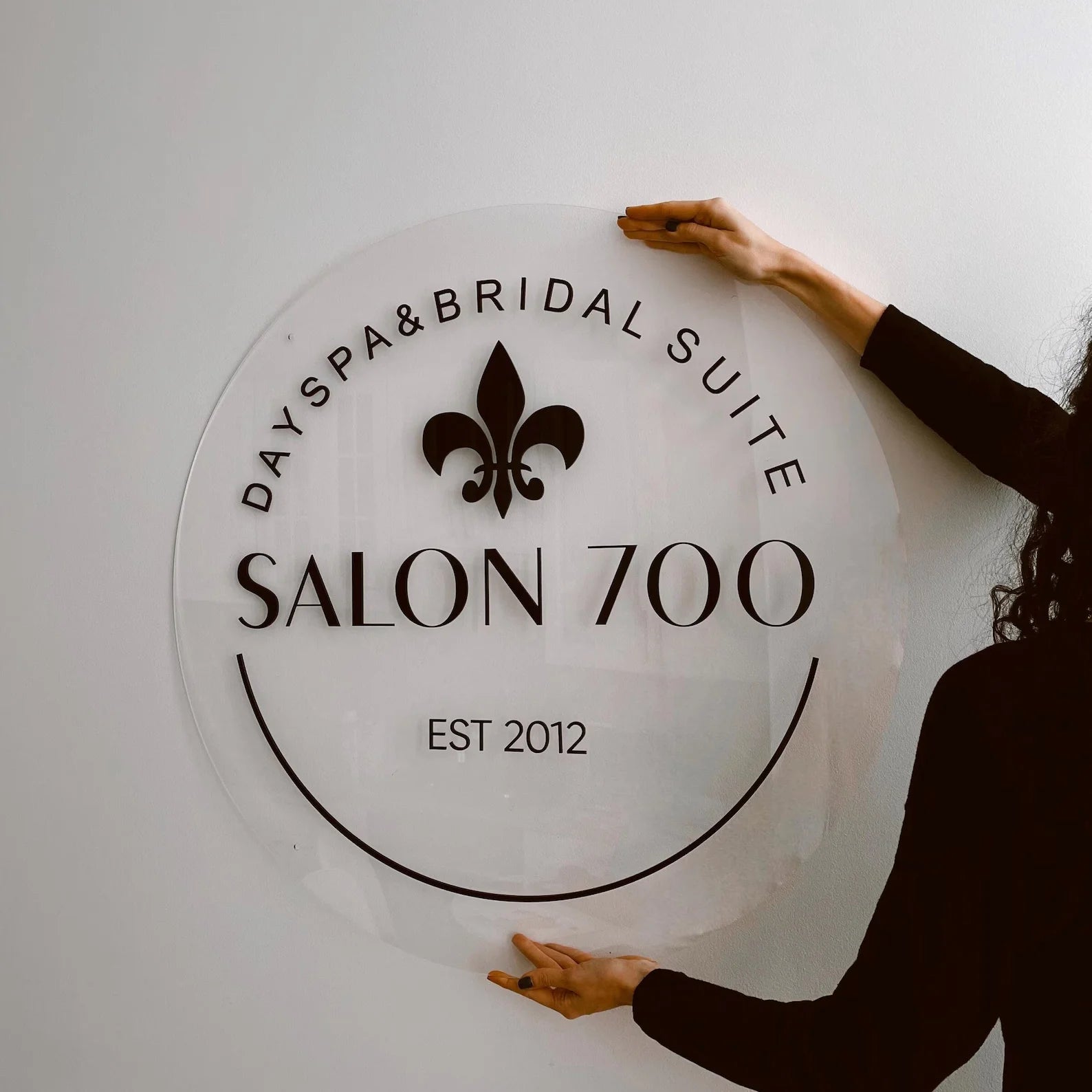 Free Logo Design Custom Round Business Logo Acrylic Sign Laser Cut 3D Wall Sign Business Signage for Office Beauty