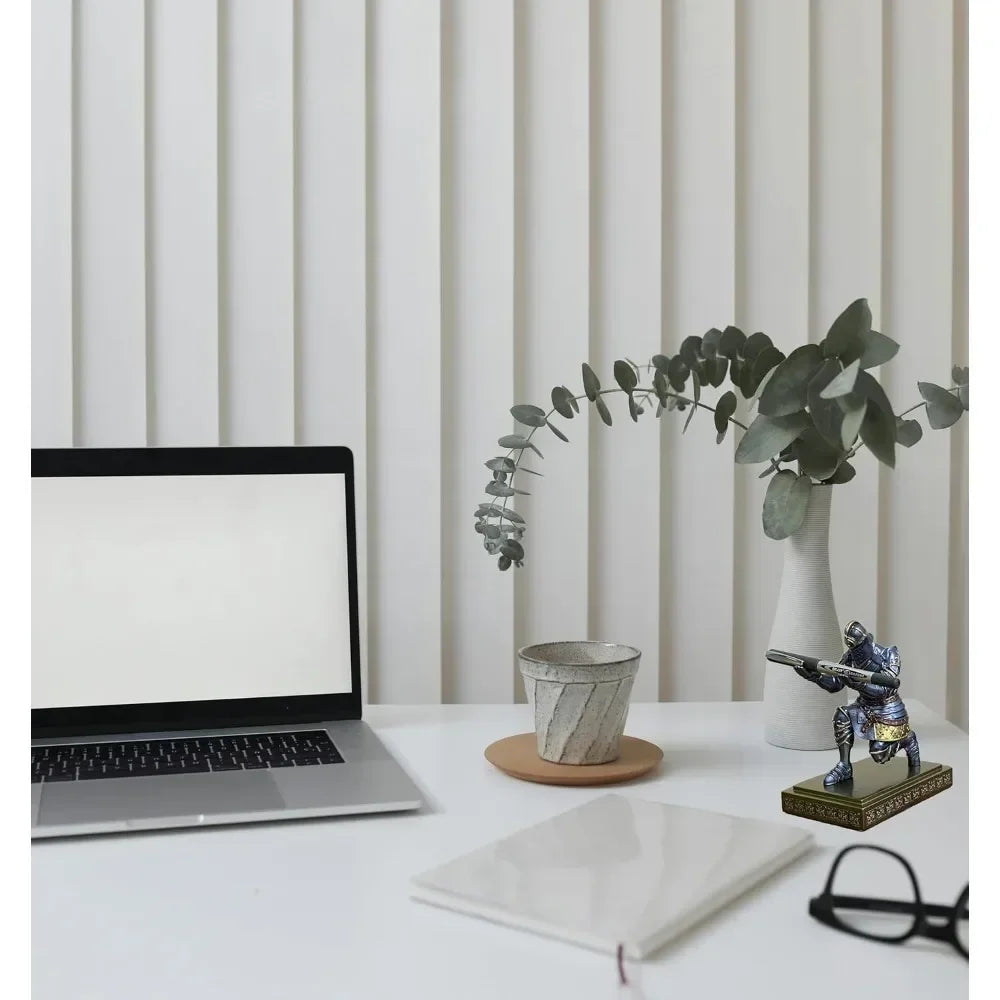 Knight pen holder desk Knight Statue Decoration Office desk decoration for men inspirational teacher desk decoration