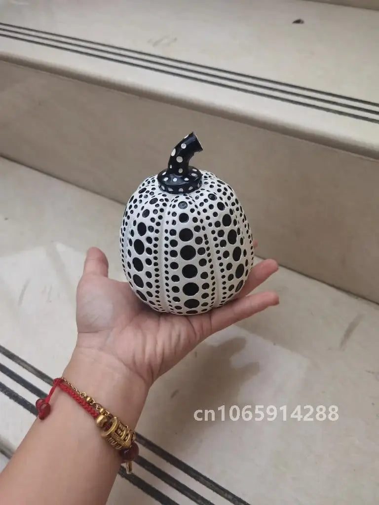 Kusama Yayoi Pumpkin Statue Japanese Art Wave Point Pumpkin Sculpture Morden Resin Crafts Office Home Interior Decor
