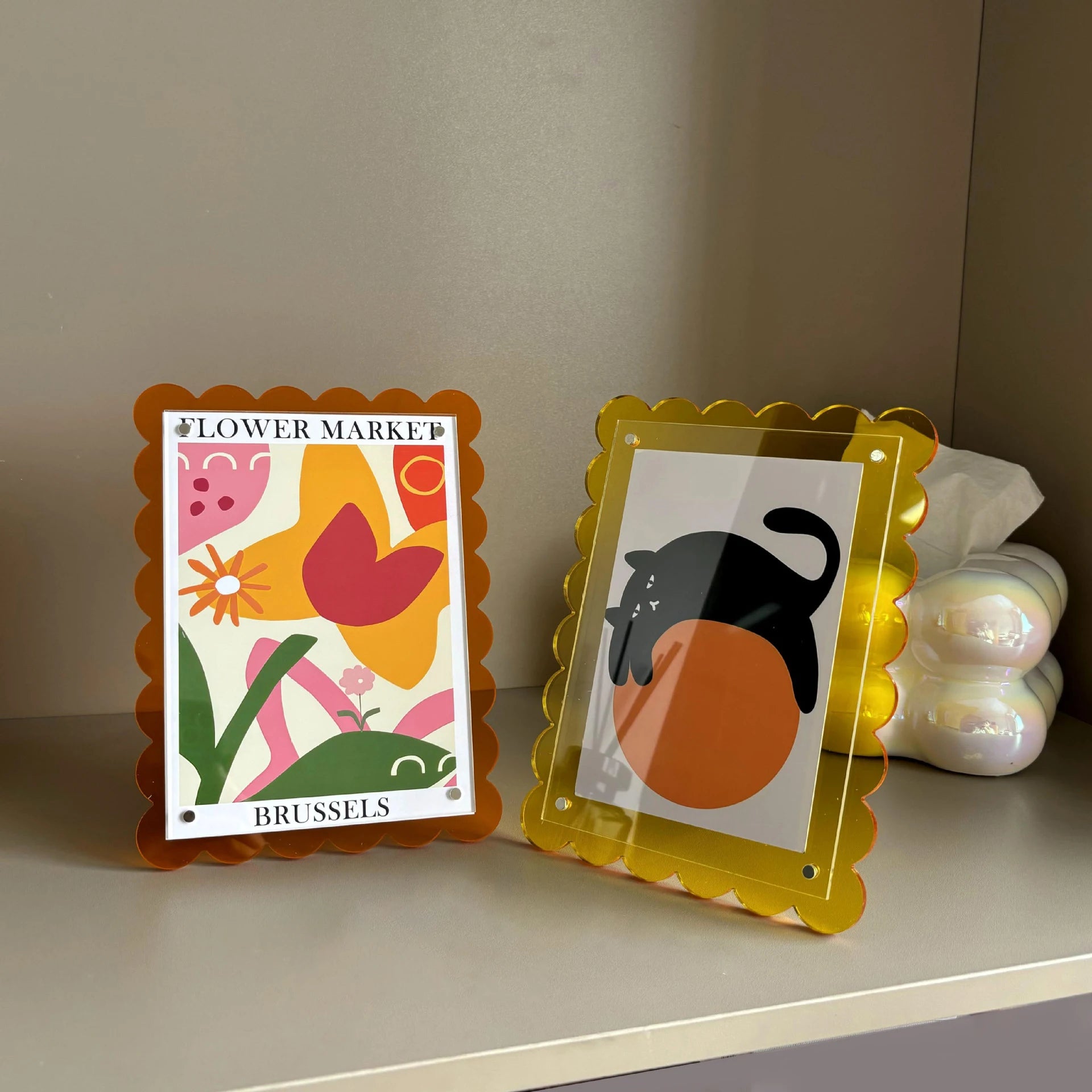 Scalloped Acrylic Picture Frame Neon Magnetic Acrylic Tabletop Desk Frame Decoration Colored Modern Photo Frame