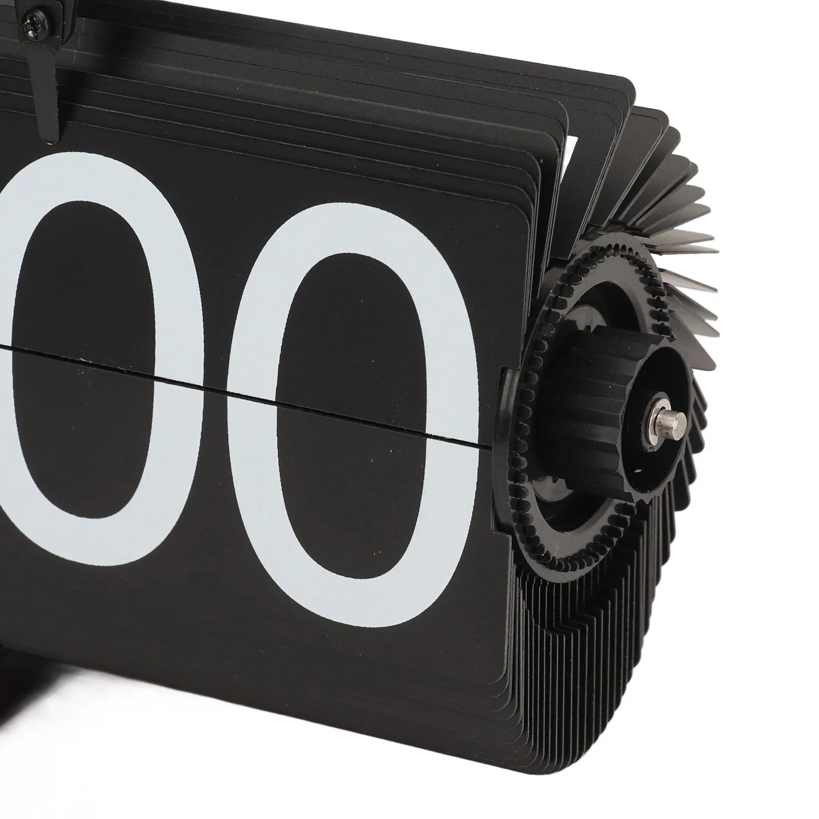 A Flipping Clock with Page Turning Automatically for Modern Home Decoration Full of Sense of Technology Retro Table