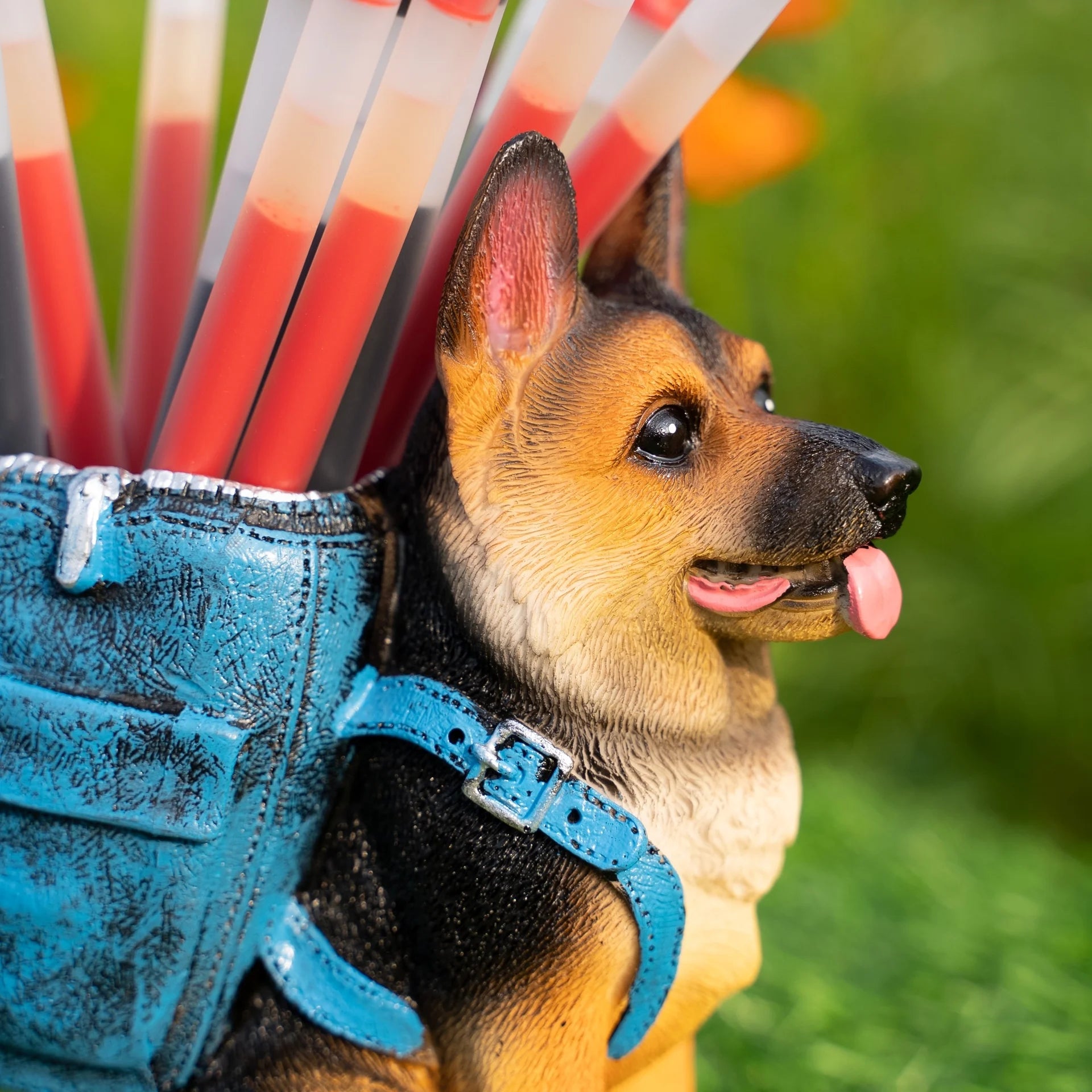 German Shepherd Pen Holder: Stylish Office Desk Stationery Organizer & Sculptural Ornament – New Resin Craft Dog Decor