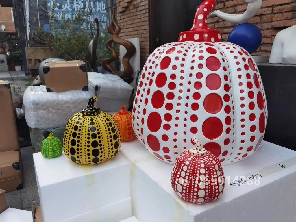 Kusama Yayoi Pumpkin Statue Japanese Art Wave Point Pumpkin Sculpture Morden Resin Crafts Office Home Interior Decor