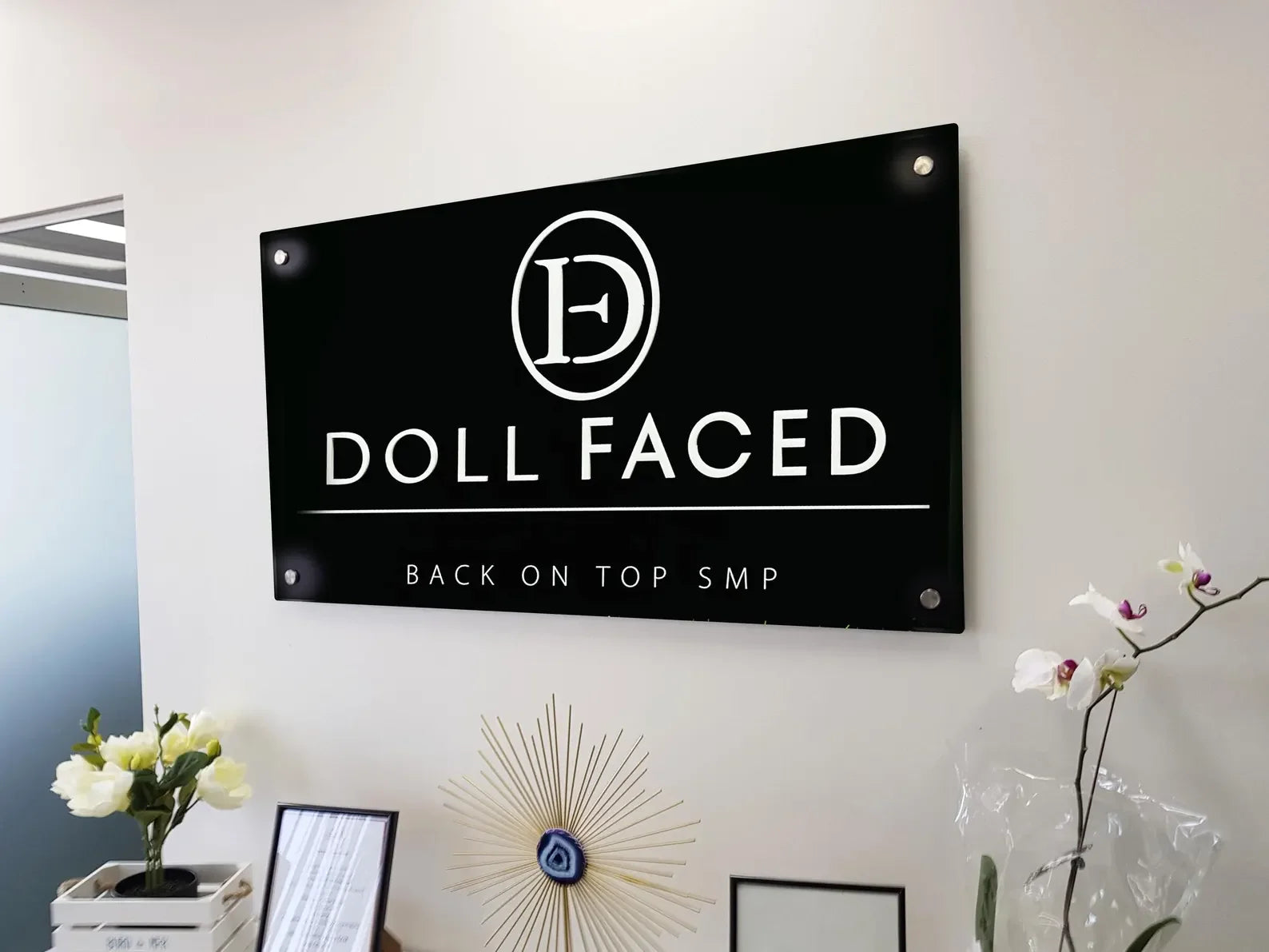 Custom Acrylic Business Logo Sign Personalized 3D Wall Plaque for Office Salon Storefront Laser Cut Company Name Plate